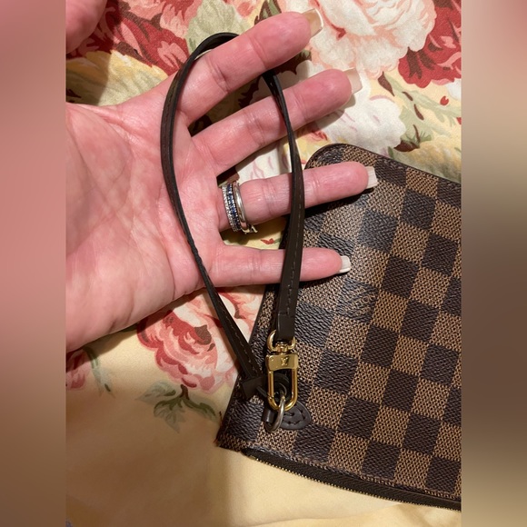 ⛔️SOLD⛔️Authentic Louis Vuitton Neverfull Pochette Wristlet Damier Ebene - Picture 13 of 16